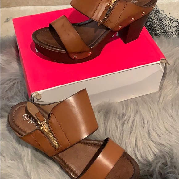 Clog Heel Sandals - Picture 1 of 6